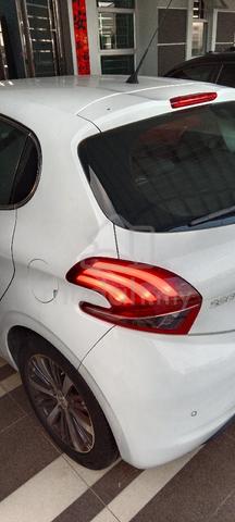 Peugeot 208 Turbo 1.2 Direct Owner - 5