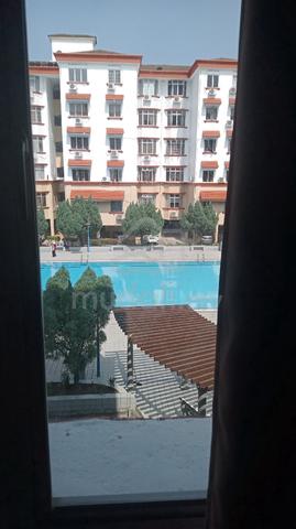 Medium Room Goodyear Court 9c for rent 1