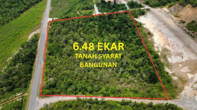 Tanah tepi jalan berhmpirn bandar baru dan airport kerteh 1