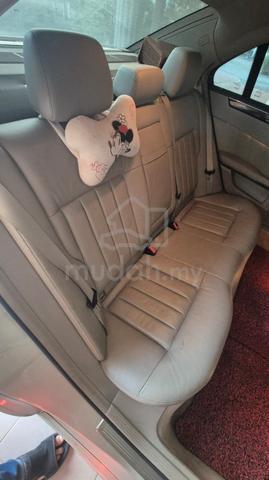 2010 Mercedes Benz E200 CGI BlueEFCY - 5
