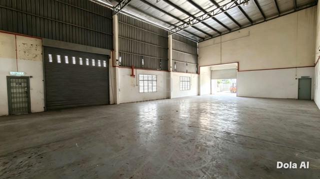 Kempas Utama 1.5 Storey Semi D Factory for Rent/Light Industry 1