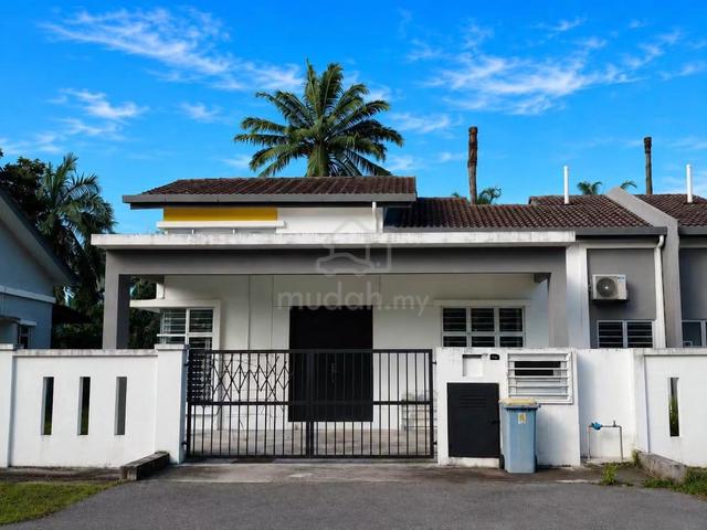 FACING OPEN ‼️ Semi-D 1 Storey Taman Ikhlas, Jenjarom 1