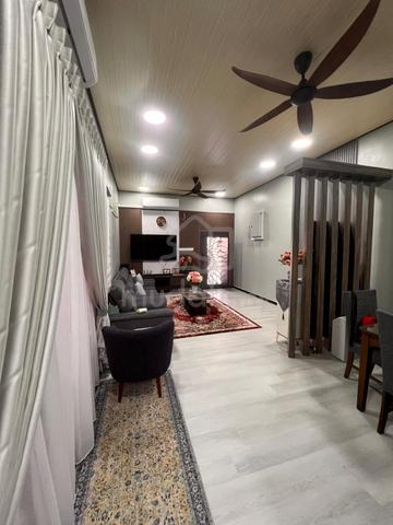 Lacasa Lunas Rare 1.5 Storey With 4 Bedrooms + Full Furniture😍🔥 1