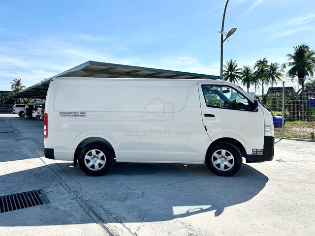 STOCK SEDIA 2026 Toyota HIACE 3.0 PANEL VAN - 3