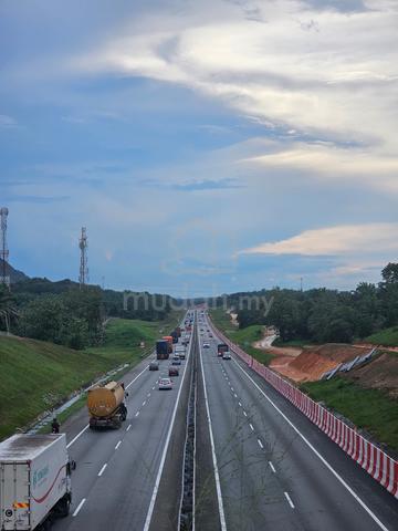 Tanah tepi Highway Sedenak - Simpang Renggam, Mukim Bukit Batu, Kulai 1