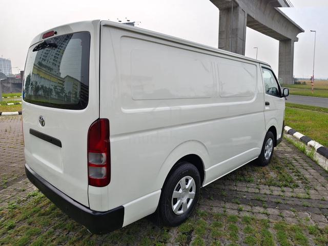 2010 Toyota Hiace 2.5 (M) Panel Van Diesel Engine - 3