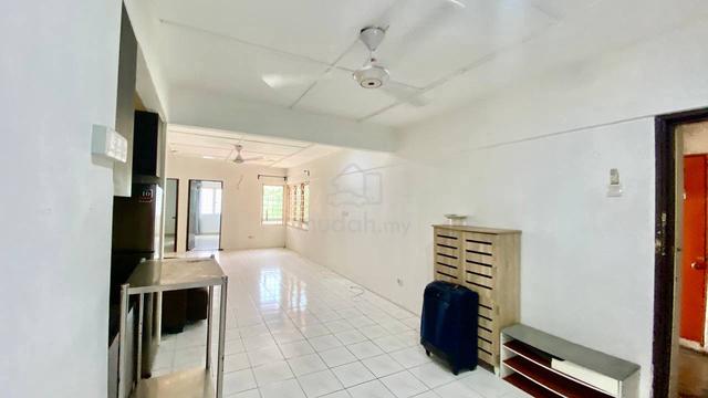 saujana apartment 1