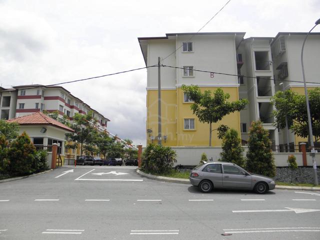 Apartment Taman Tropika (Blok A & B) 1