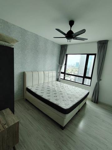 WALKING TO CIQ 2 MIN MEDIUM ROOM (suasana suite apartment)NO AGENT FEE 1