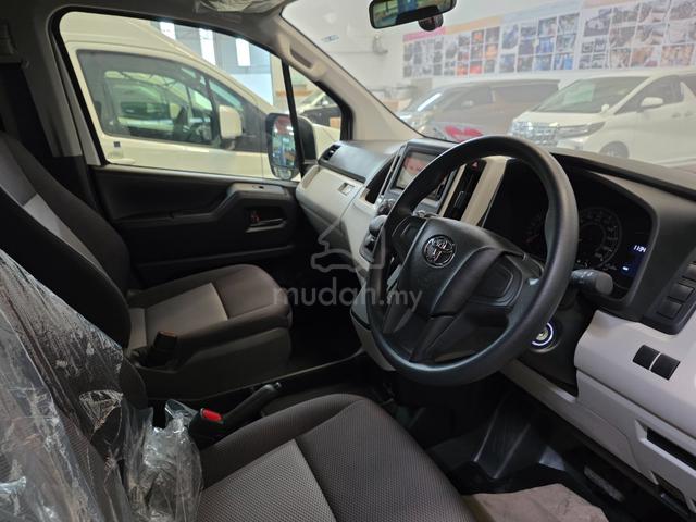 2026 Toyota HIACE 2.8 SLWB Free Power door & boot - 4