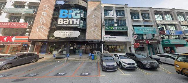 Corner Lot Ground Floor Shoplot @ Bandar Puteri Puchong, Puchong 1
