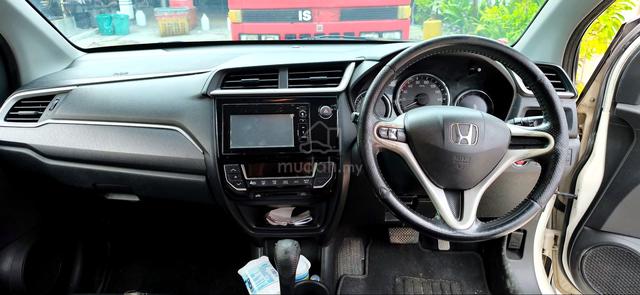 2017 Honda BR-V 1.5 V -- (A) - 4