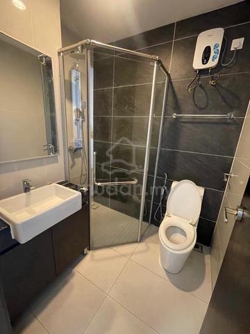 Second Master Room/ All Race/ Danga Bay/ Utilities Included/ ShutleBus 3