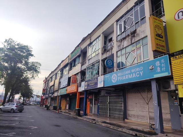 3 Storey Shoplot Medan Putra Mergong For Sale 1