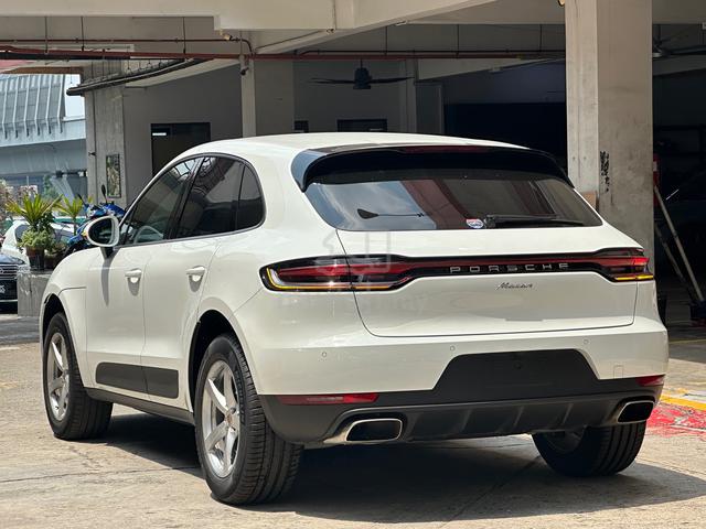 2021 Low Mileage Japan Spec Porsche MACAN 2.0 - 2