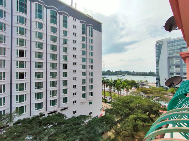 Marina Court 1