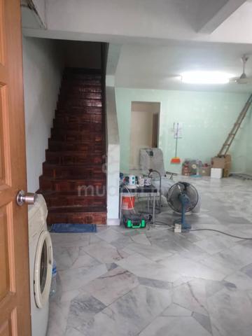 Rumah Teres 2 Tingkat Damai Perdana 1