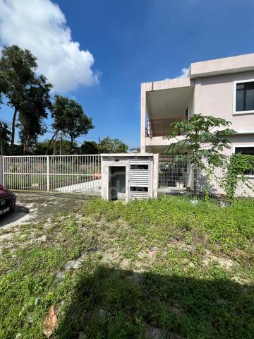 Kempas denai Bungalow 2.5storey Bare Unit 9bed 4big bath 2