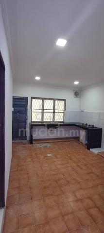 Empty 2 Storey Terrace, Jalan Rumbia, Taman Daya, Johor Bahru 3