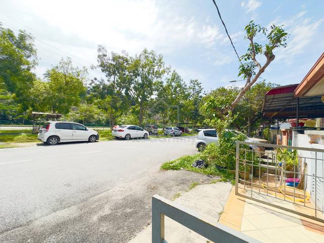 FACING OPEN RENOATED Teres 2 Tingkat Az Zaharah Puncak Alam 1