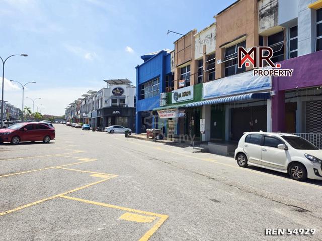 PRIME AREA @ Double Storey Shop Lot Bandar Laguna Merbok FOR SALE 1
