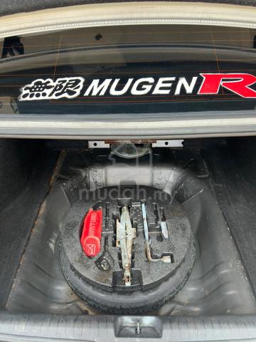 Honda CIVIC 1.8 i-VTEC (A) - 4