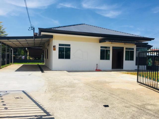 Partially Furnished Sarawak Kuching Room For Rent 1