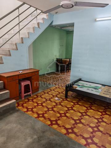 Batu Kawan Townhouse Rent at Tmn Crescentia Park Near Design Village 1