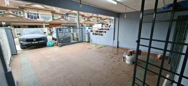 Bukit Tinggi 2 Double Storey House 3B3R Partial Furnished Newly Paint 1