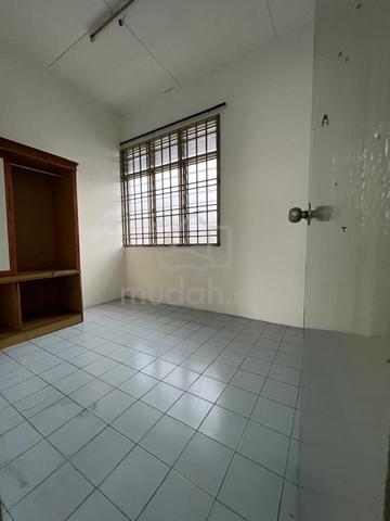 Single Storey Corner Lot Jalan Teratai Taman Johor Jaya Original Unit 4