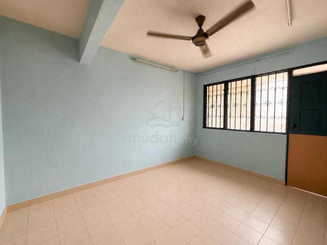 Flat Taman Ungku Tun Aminah 1