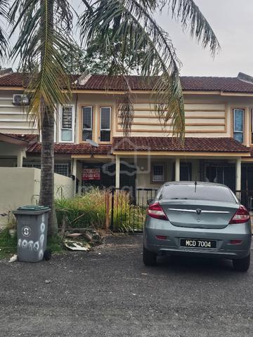 Teres 2 Tingkat Hadap Padang Jasmin Senawang Dijual 1