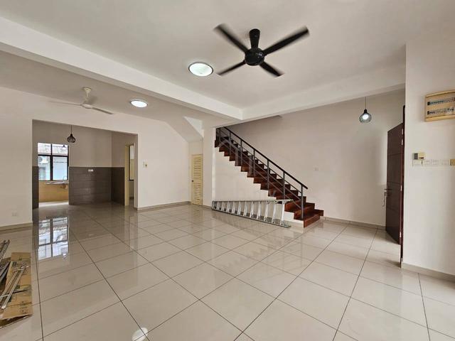 [PALING MURAH] 2 Storey Terrace Sierra 8 Residences @ 16 Sierra 1