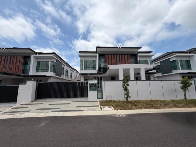 Kluang Letina Villa @ Taman Tasik Indah (2storey Semi Cluster ) G&G 1