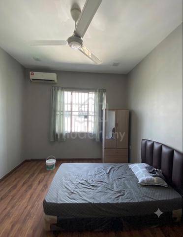 Female Middle room at J5 residence, bintulu for rent 1