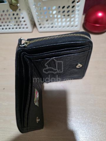 Wallet with zip - photo 4 of 6