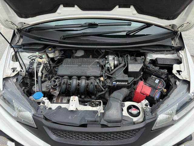 2017 Honda JAZZ 1.5 E (A) - 4