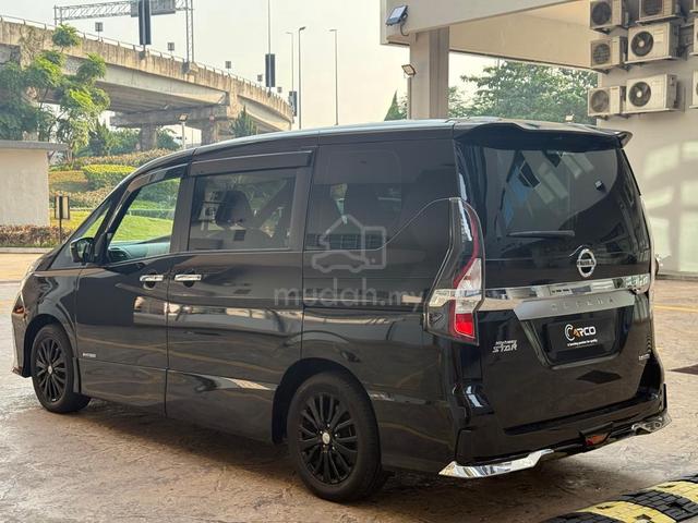 NISSAN SERENA HIGHWAY STAR  PREMIUM S-Hybrid 2.0 - 2