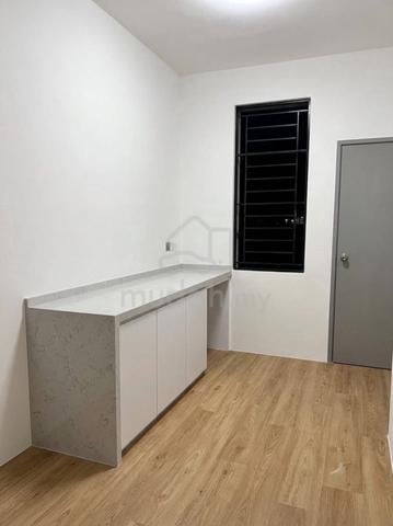 Taman Tampoi Utama Flat 1