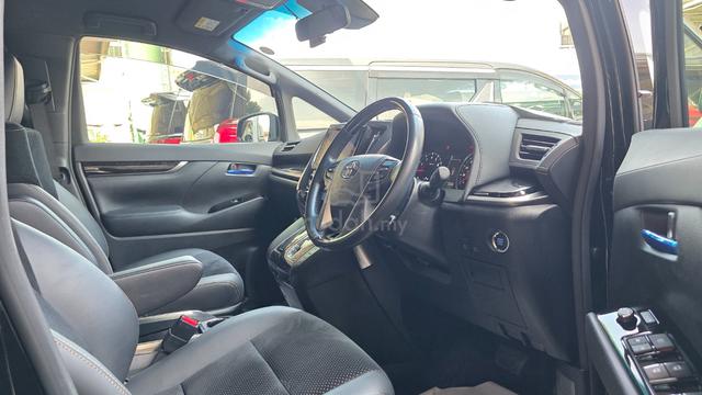FULL LOAN 2021 Toyota ALPHARD 2.5 S TYPE GOLD II - 3