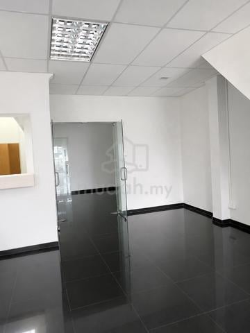 6 Parking off Burma Rd Shop For Rent 1