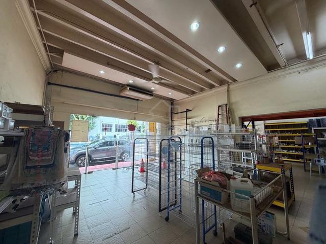 2 joining Units 2 stories Shophouse in Georgetown For sale 1