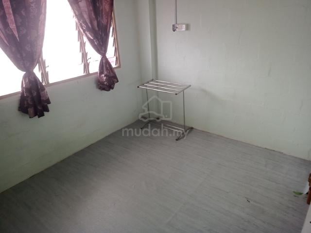 rumah flat ( bilik utk d sewa) lelaki bujang 1