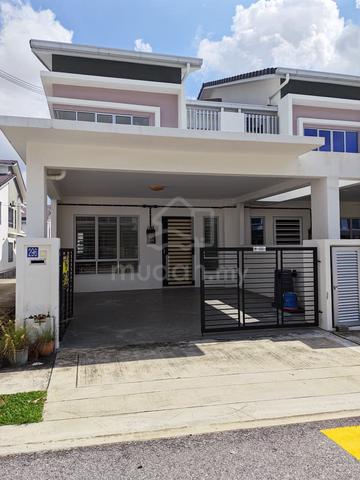 Double Storey End Lot For Rent — Tiara Sendayan 1