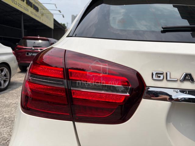 2019 Mercedes Benz GLA200 1.6 NIGHT EDITION P/BOOT - 4
