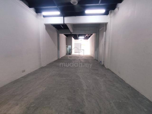 NEAR CENDOL KAMPUNG HULU Renovated Ground Floor Shoplot near Jonker 1