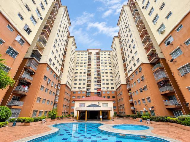 Selesa i-Resort Apartment (Pangsapuri Damai Mewah B) 1