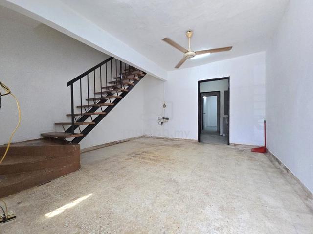 Double Storey Taman Sri Muda Seksyen 25 Shah Alam 3bilik 2tandas RUMAH 1