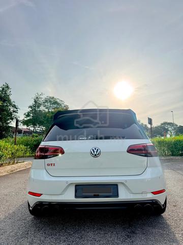 2022 VW GOLF 2.0 GTI MK7.5 Performance Pack (A) - 5