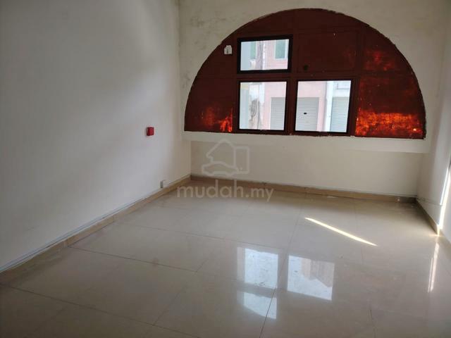 SS15 Subang Jaya First Floor Shop Lot Near LRT Station To Let 1